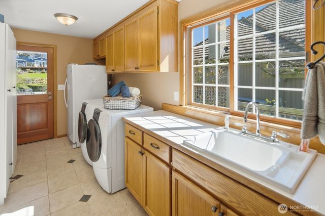 7830 80th Place SE, Mercer Island, WA 98040