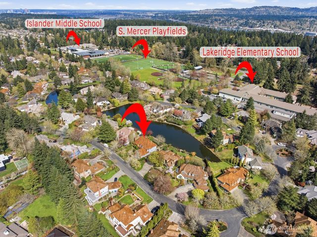7830 80th Place SE, Mercer Island, WA 98040