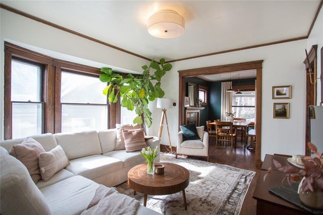 3915 Charlotte Street, Kansas City, MO 64110