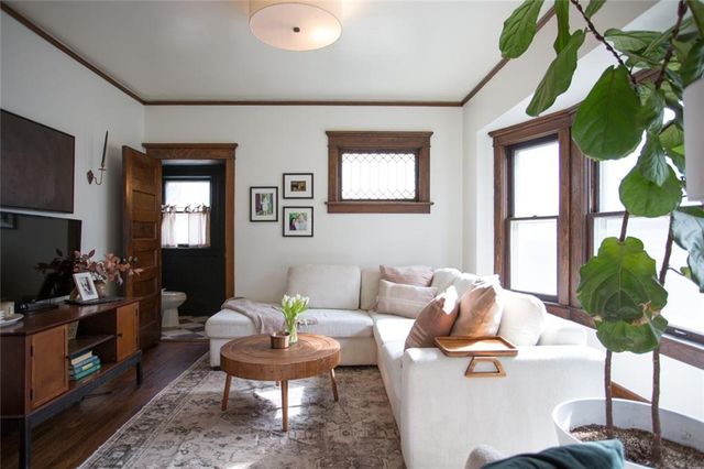 3915 Charlotte Street, Kansas City, MO 64110