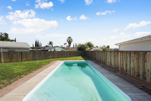 834 Del Monte Ct, Manteca, CA 95336