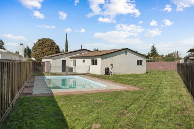 834 Del Monte Ct, Manteca, CA 95336