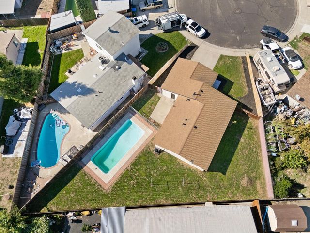 834 Del Monte Ct, Manteca, CA 95336