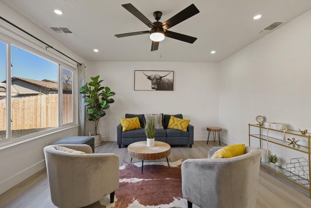 834 Del Monte Ct, Manteca, CA 95336