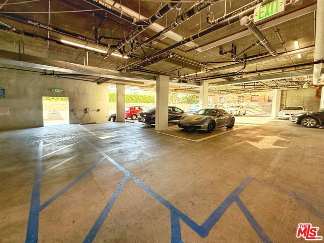 723 S St Andrews Place 401, Los Angeles, CA 90005