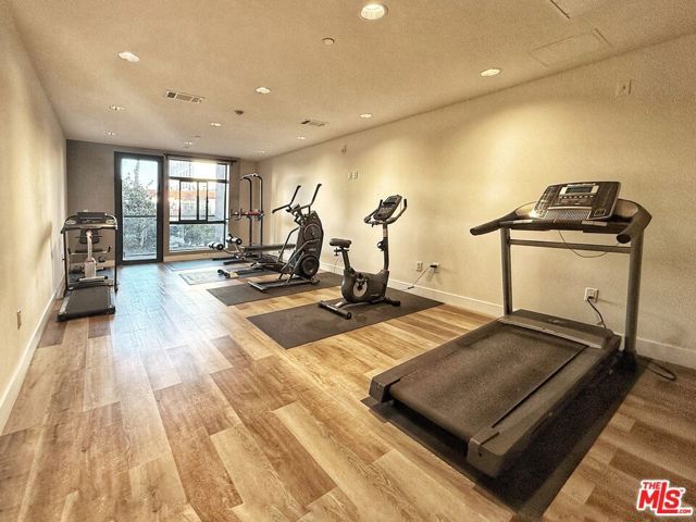 723 S St Andrews Place 401, Los Angeles, CA 90005