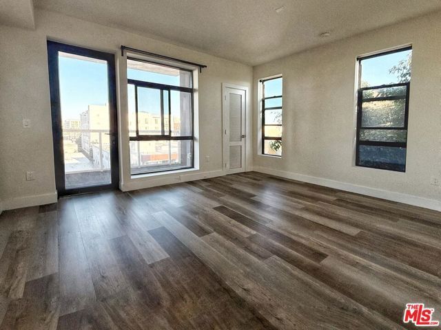 723 S St Andrews Place 401, Los Angeles, CA 90005