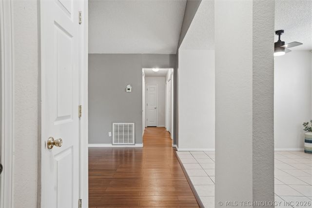 14027 S Hickory Place, Glenpool, OK 74033