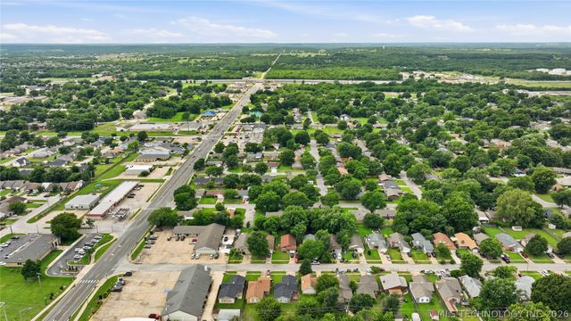 14027 S Hickory Place, Glenpool, OK 74033