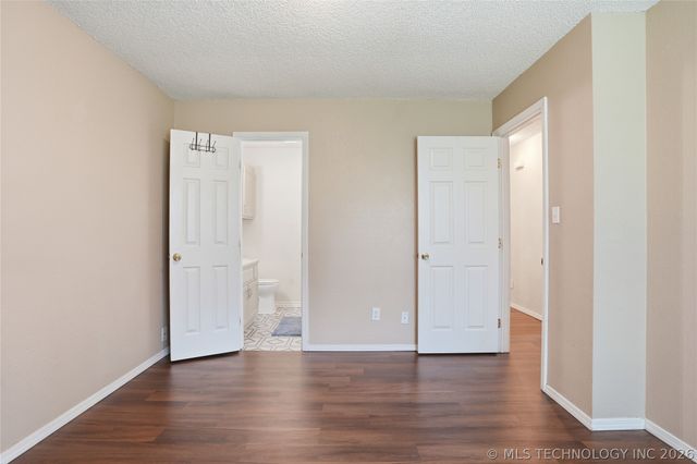 14027 S Hickory Place, Glenpool, OK 74033