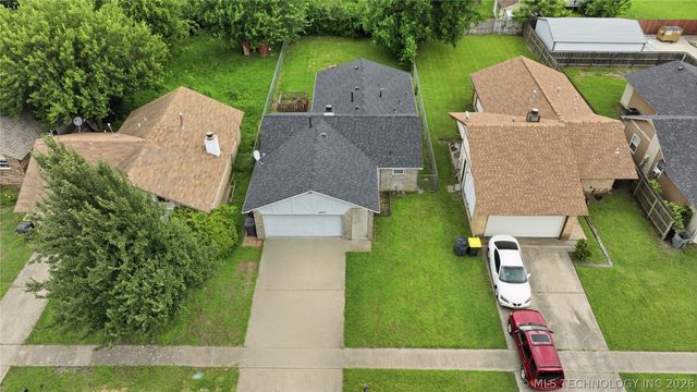 14027 S Hickory Place, Glenpool, OK 74033
