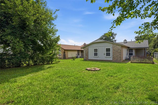 14027 S Hickory Place, Glenpool, OK 74033
