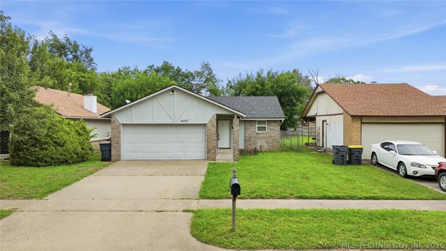14027 S Hickory Place, Glenpool, OK 74033