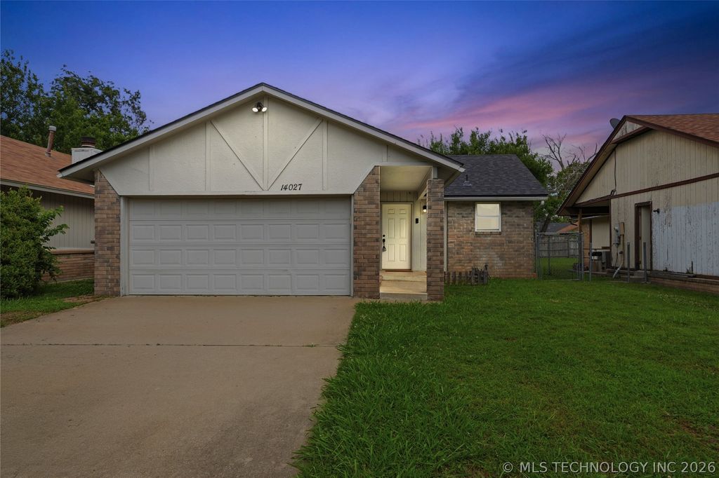 14027 S Hickory Place, Glenpool, OK 74033