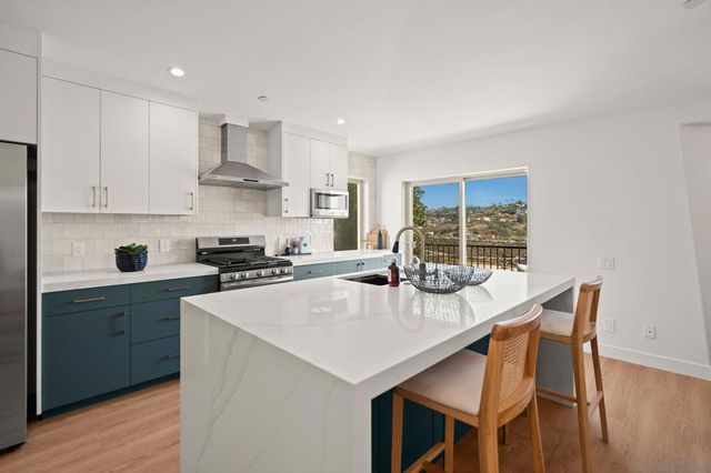 2483 Oxford Ave, Cardiff By The Sea, CA 92007