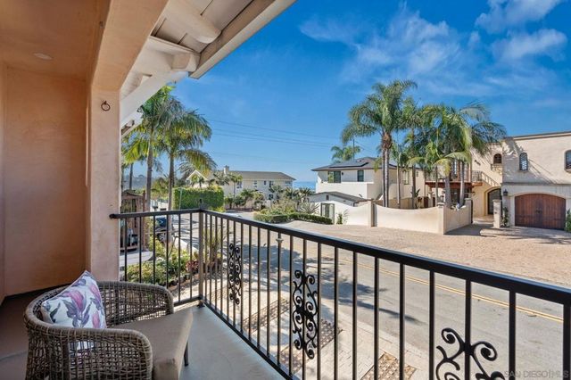 2483 Oxford Ave, Cardiff By The Sea, CA 92007