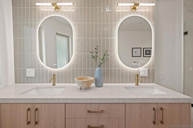 2483 Oxford Ave, Cardiff By The Sea, CA 92007