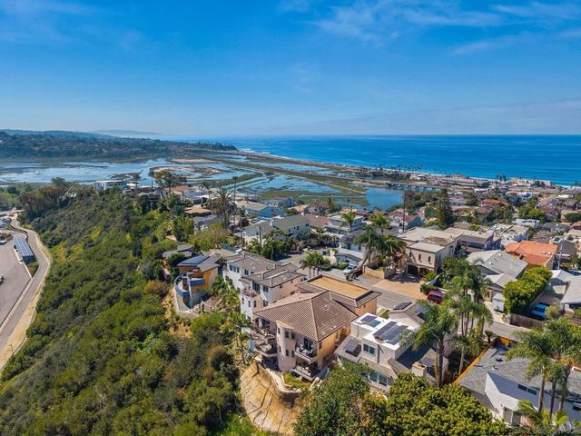 2483 Oxford Ave, Cardiff By The Sea, CA 92007