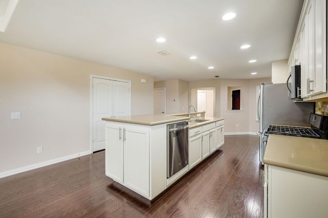 1898 Beachside Drive, Frisco, TX 75036