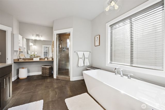 155 Mountain Crest Lane, Eatonville, WA 98328