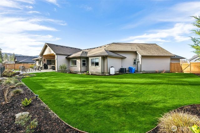 155 Mountain Crest Lane, Eatonville, WA 98328