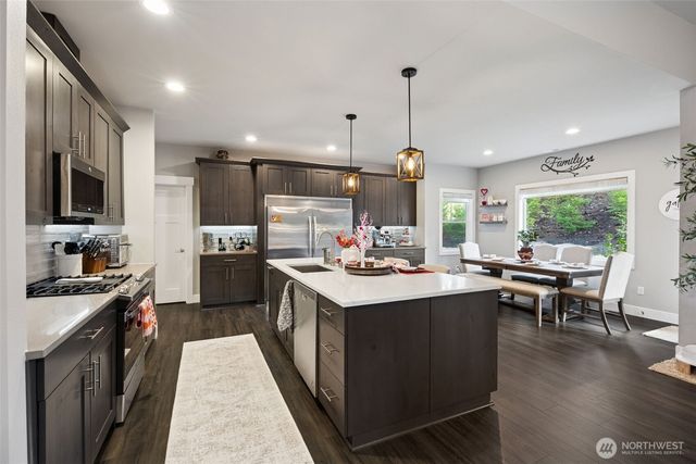 155 Mountain Crest Lane, Eatonville, WA 98328