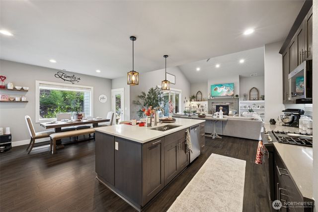 155 Mountain Crest Lane, Eatonville, WA 98328