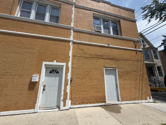2349 N Lorel Avenue 3R, Chicago, IL 60639