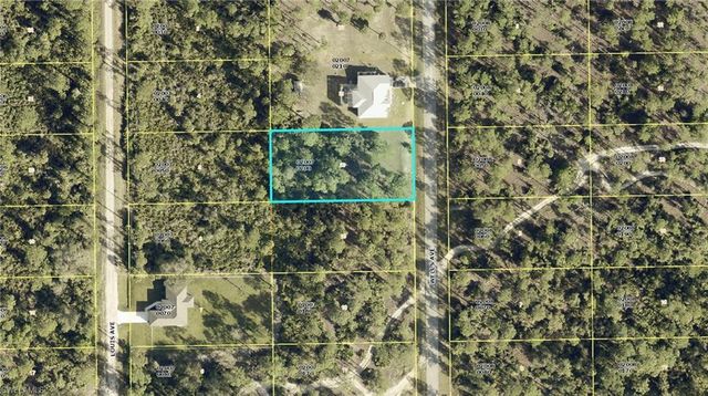 15 Wells AVE, Lehigh Acres, FL 33936