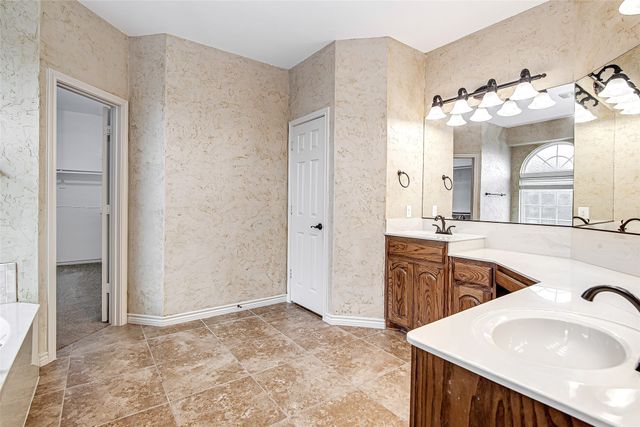 4808 King Harbor Court, Grand Prairie, TX 75052