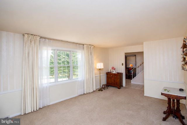 136 WALLACE DR, Warminster, PA 18974