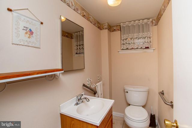 136 WALLACE DR, Warminster, PA 18974
