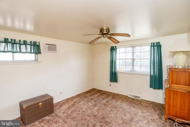 136 WALLACE DR, Warminster, PA 18974