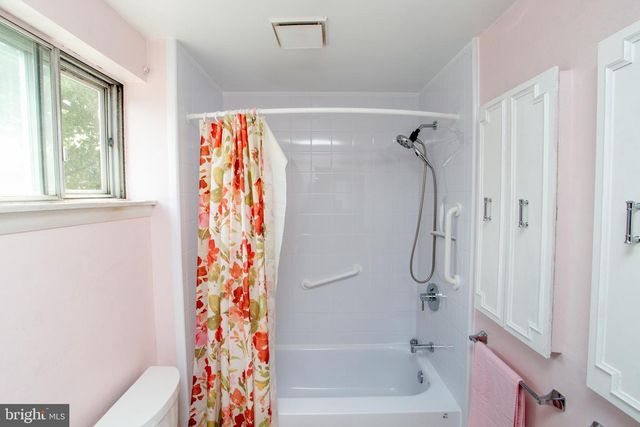136 WALLACE DR, Warminster, PA 18974