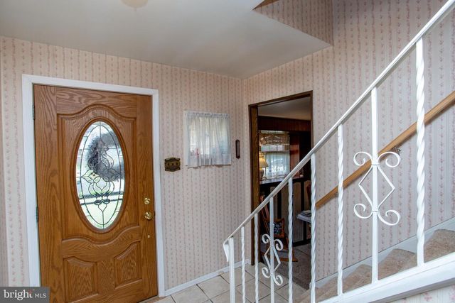 136 WALLACE DR, Warminster, PA 18974