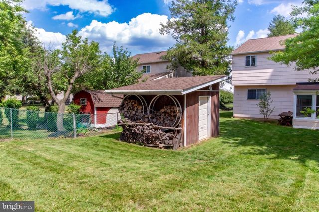 136 WALLACE DR, Warminster, PA 18974