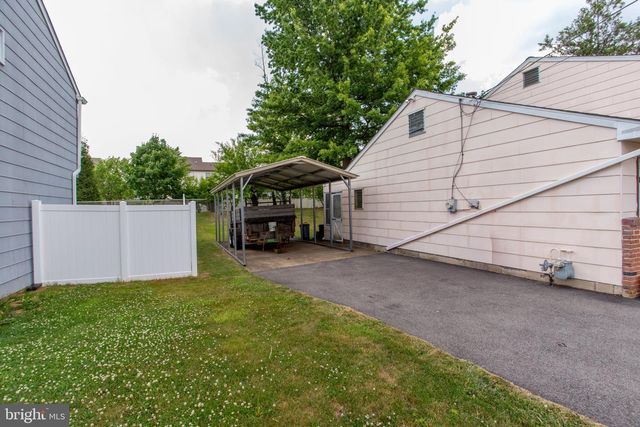 136 WALLACE DR, Warminster, PA 18974