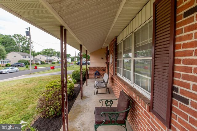 136 WALLACE DR, Warminster, PA 18974