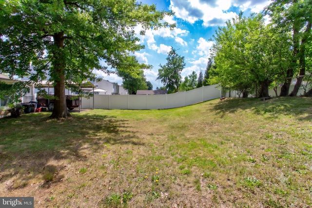 136 WALLACE DR, Warminster, PA 18974
