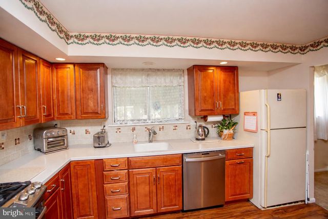136 WALLACE DR, Warminster, PA 18974