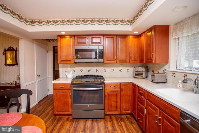 136 WALLACE DR, Warminster, PA 18974