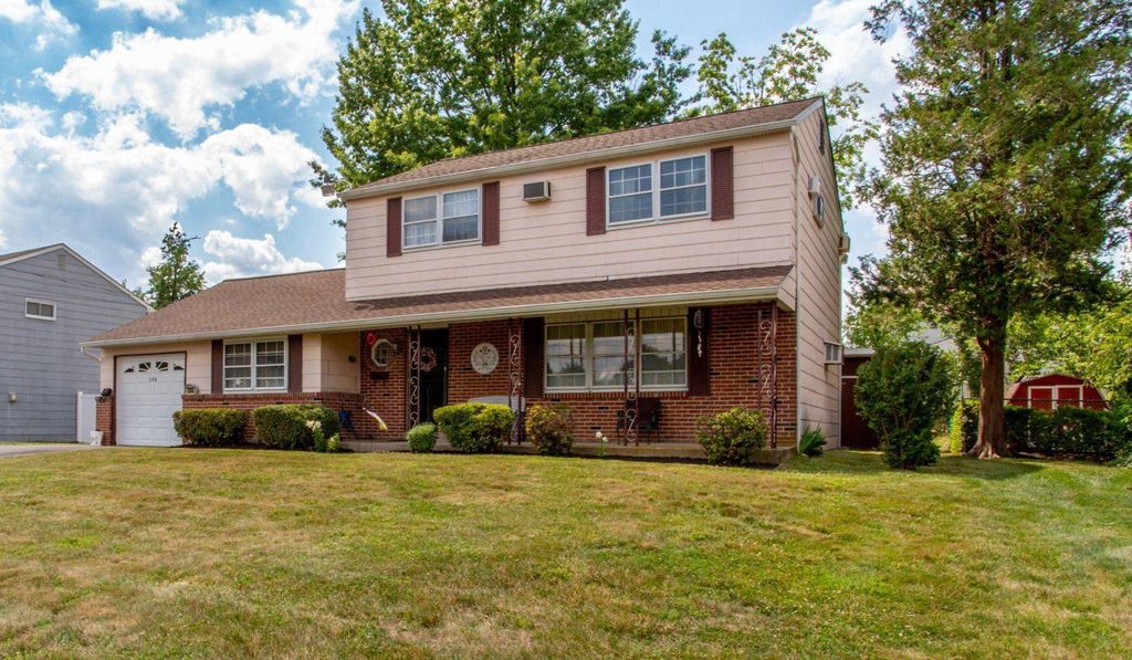 136 WALLACE DR, Warminster, PA 18974