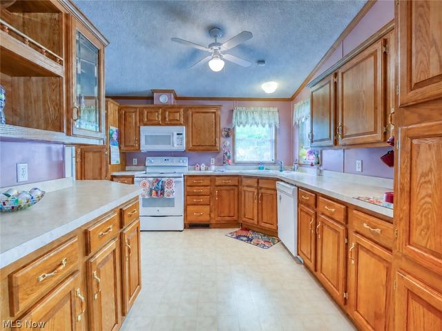 78 Periwinkle Drive, Olmsted Twp, OH 44138