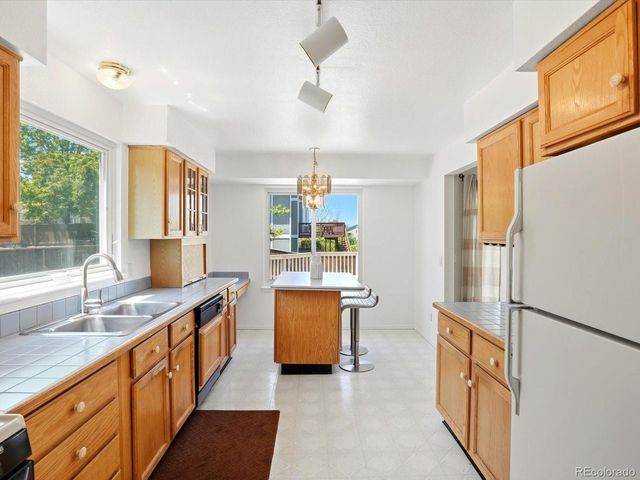10237 Song Sparrow Ln, Highlands Ranch, CO 80129