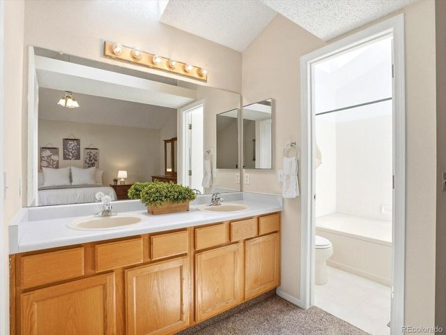 10237 Song Sparrow Ln, Highlands Ranch, CO 80129