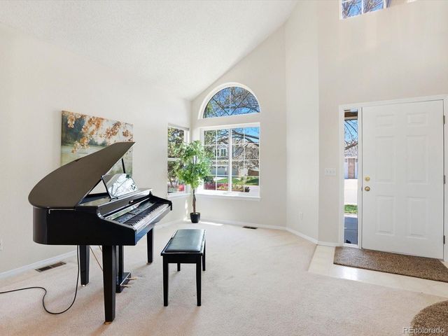 10237 Song Sparrow Ln, Highlands Ranch, CO 80129