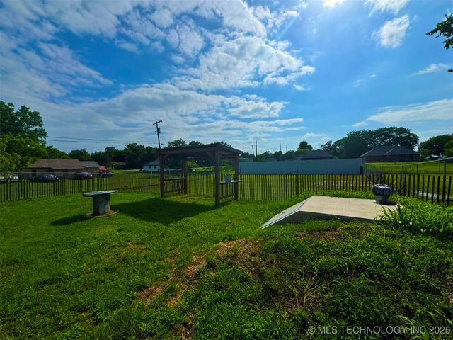 1306 W 17th, Sulphur, OK 73086