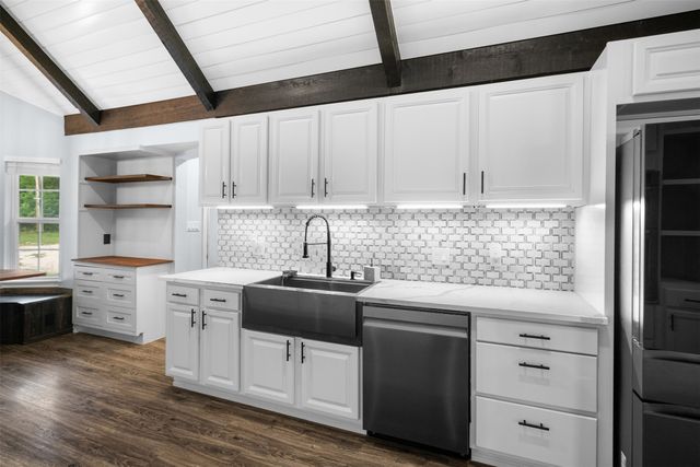 7511 Willow Oak Lane, Arlington, TX 76001