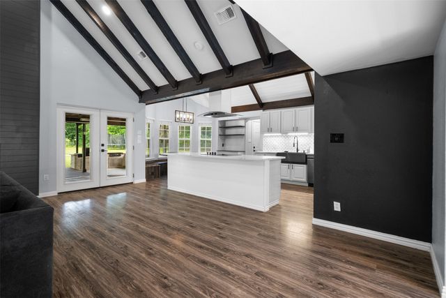 7511 Willow Oak Lane, Arlington, TX 76001