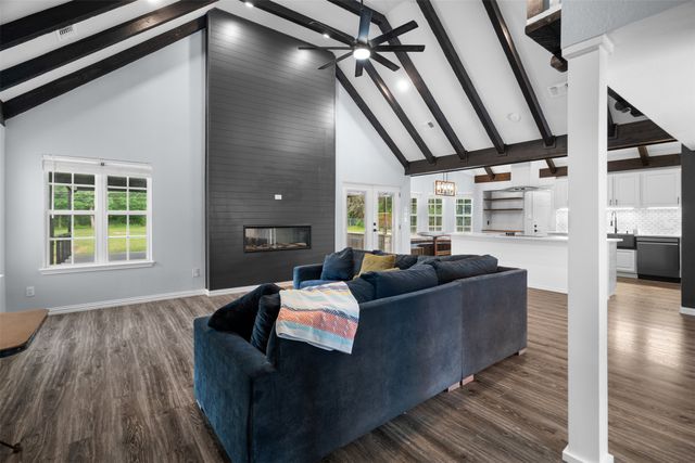 7511 Willow Oak Lane, Arlington, TX 76001